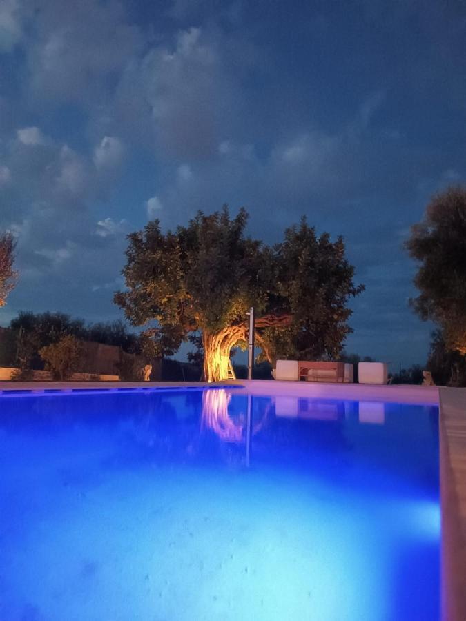Il Vecchio Carrubo - Villa Con Piscina A Sfioro Macchia di Monte Buitenkant foto